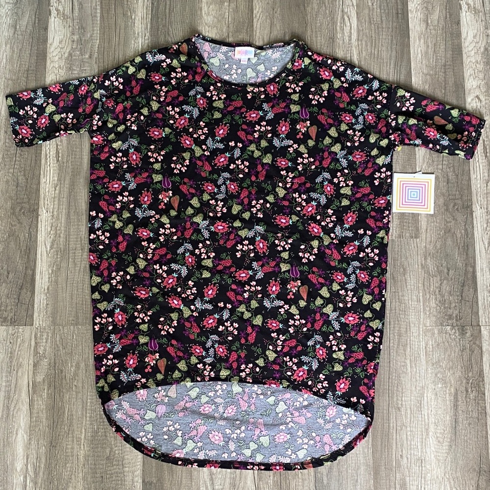 💚 3/$15 LuLaRoe Floral Short Sleeve Top - Black and Pink B - Picture 2 of 2